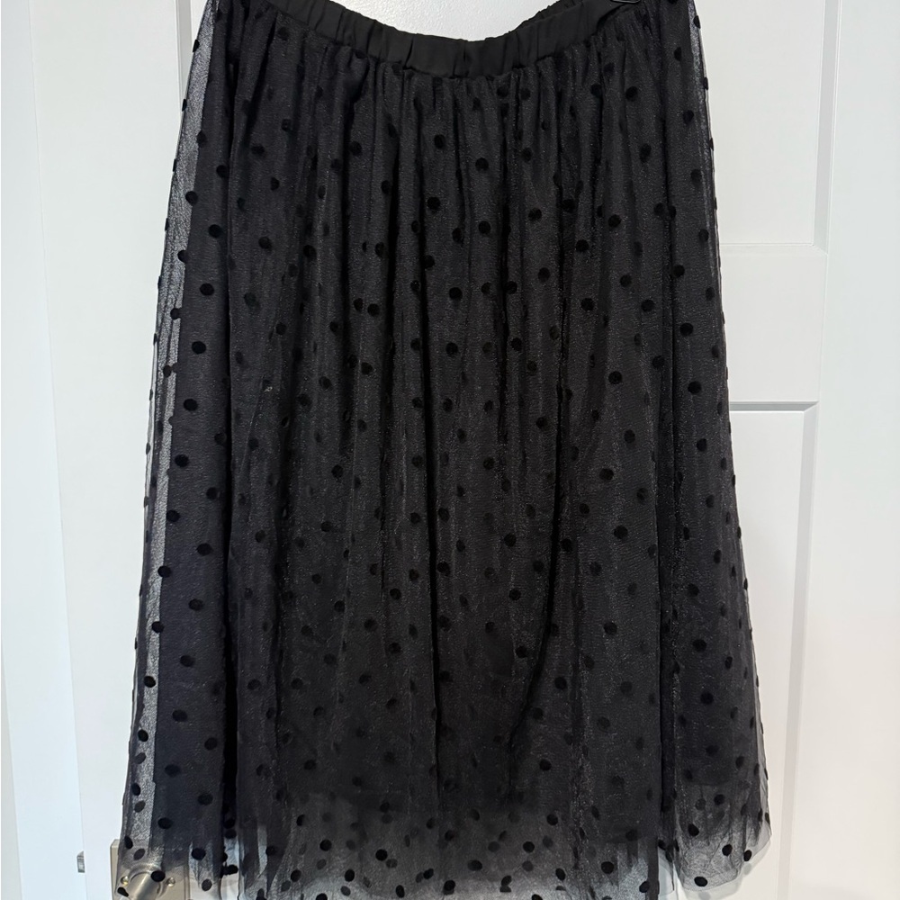 Banana Republic Black polka dot tulle midi skirt #polkadot #midi